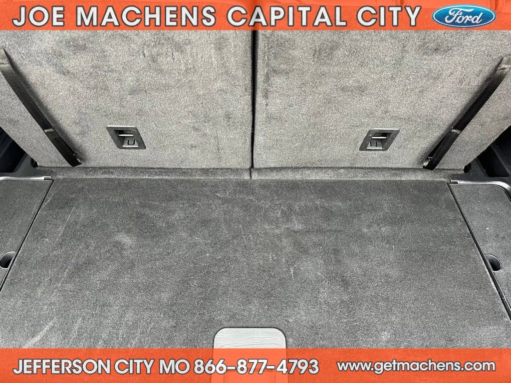 Certified 2022 Ford Explorer XLT w/ Equipment Group 202A image 10