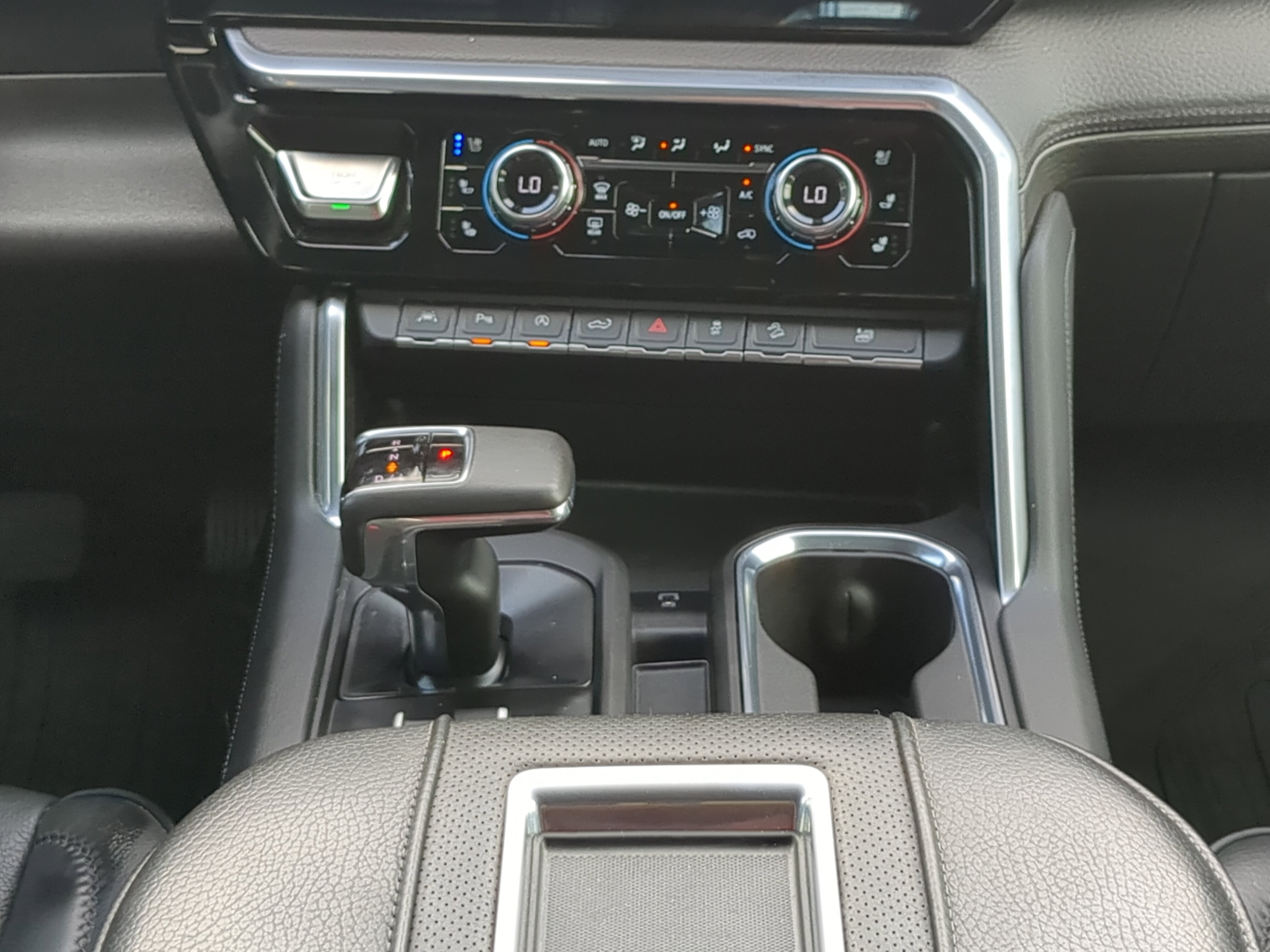 Used 2022 GMC Sierra 1500 Denali w/ Denali Reserve Package AWD/4WD image 17
