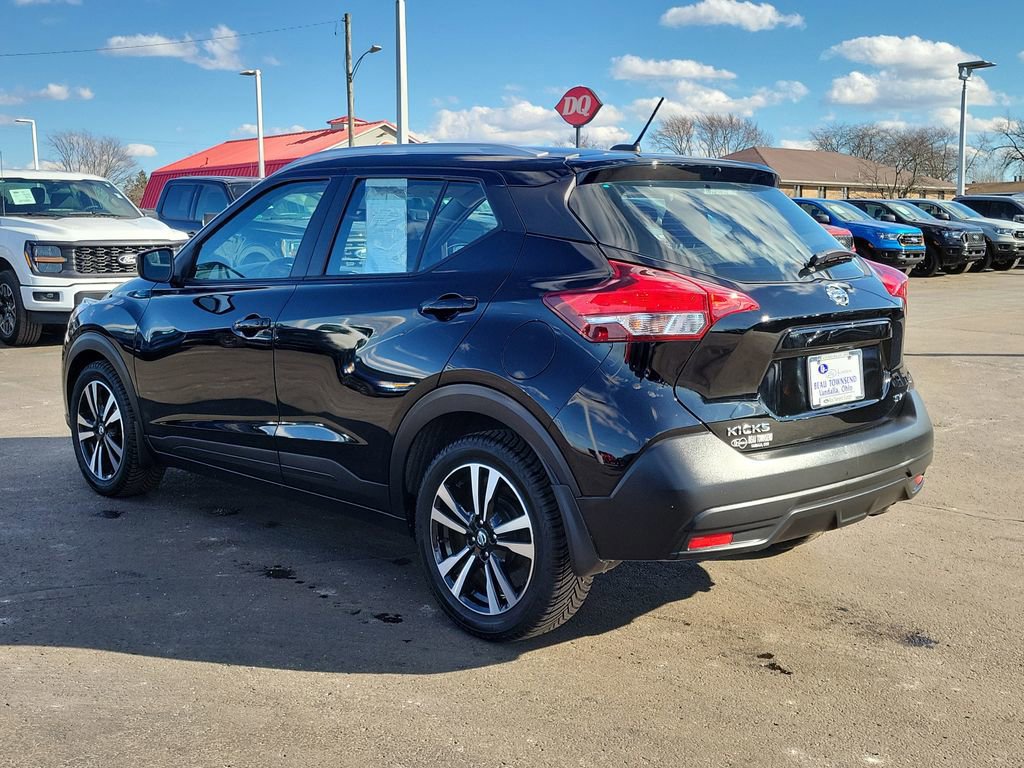 Used 2019 Nissan Kicks SV image 3
