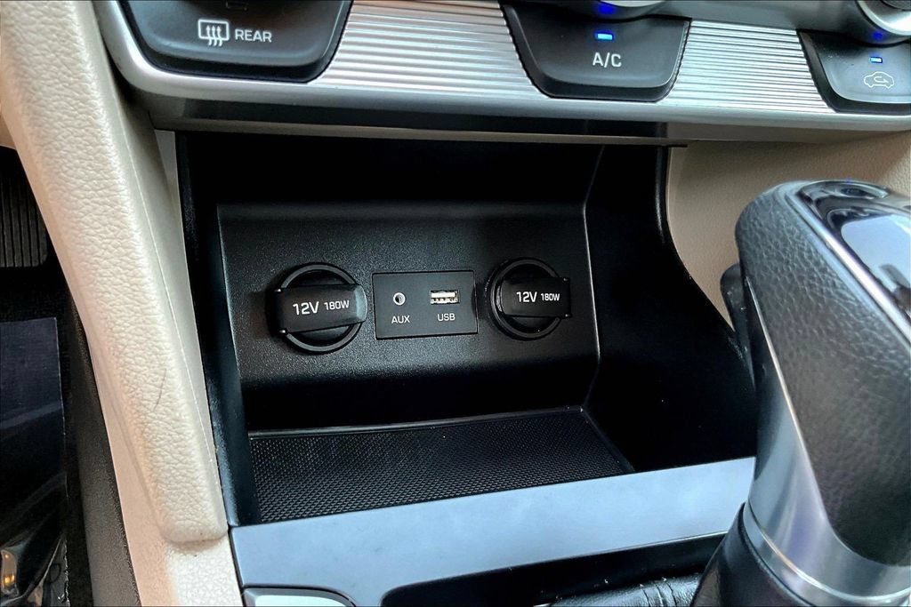 Used 2019 Hyundai Elantra SE FWD image 17