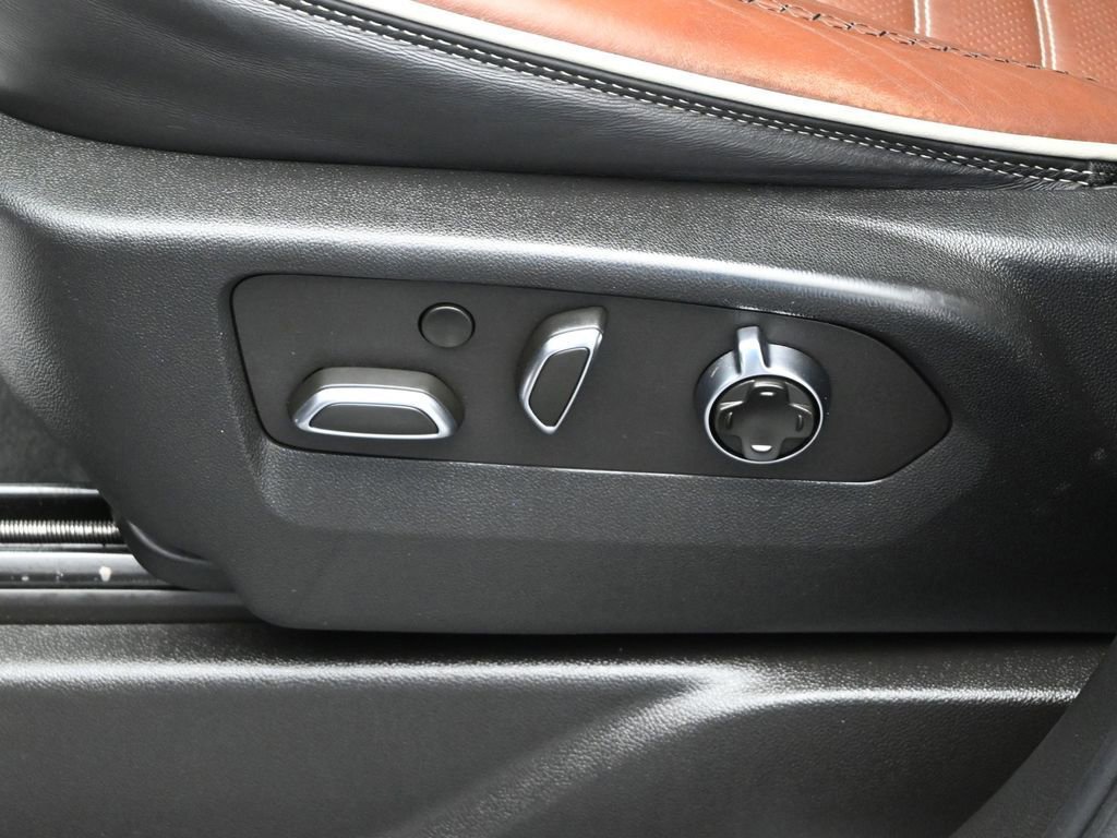 Used 2023 GMC Yukon Denali Ultimate image 39