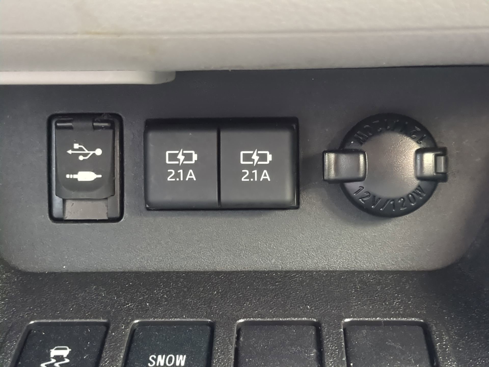 Used 2019 Toyota Highlander LE FWD image 59