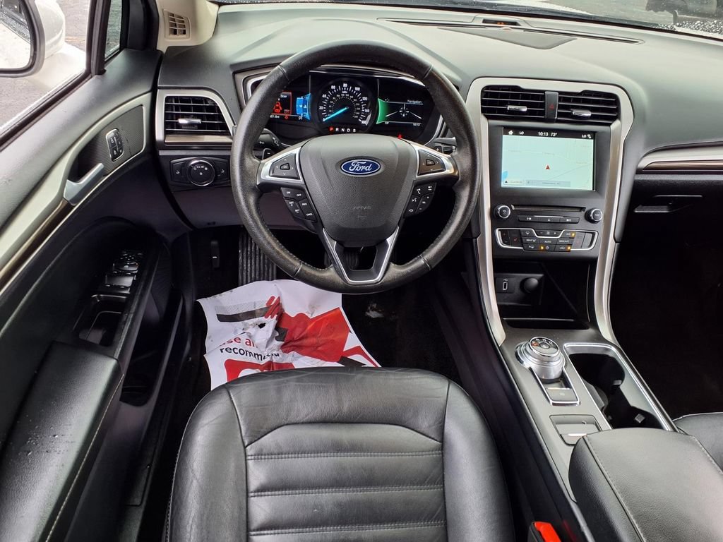 Certified 2018 Ford Fusion SE w/ Fusion SE Technology Package FWD image 8