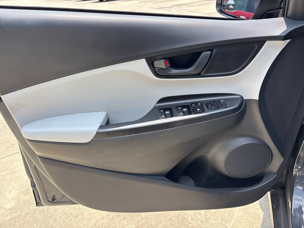 Used 2023 Hyundai Kona SE AWD/4WD image 14