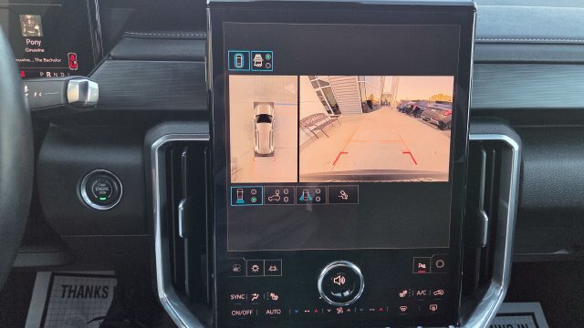 Used 2026 GMC Acadia Elevation w/ Elevation Premium Package FWD image 17