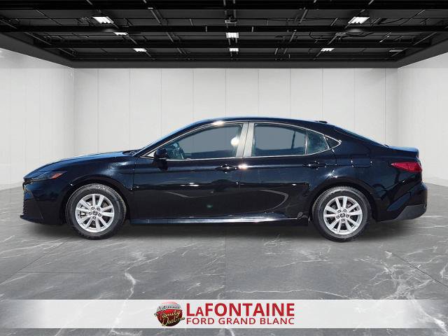 Used 2025 Toyota Camry LE FWD image 2