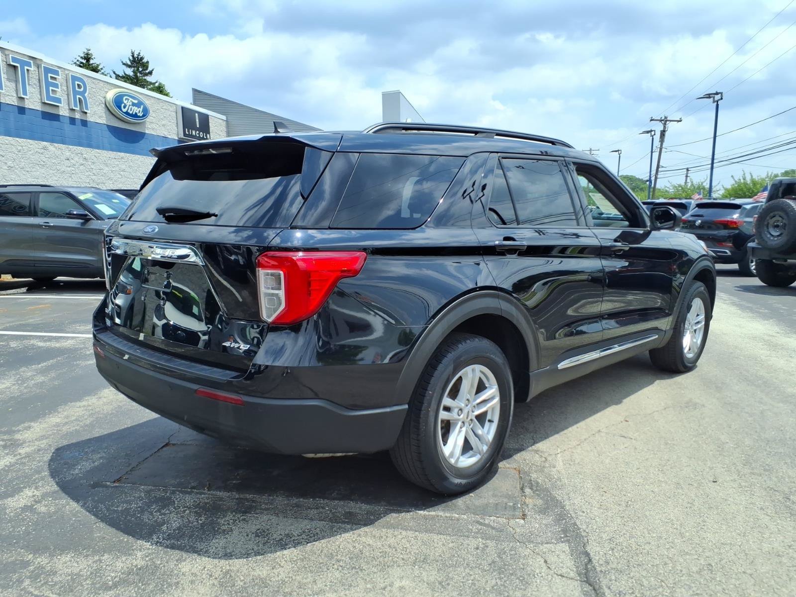 Certified 2023 Ford Explorer XLT AWD/4WD image 4