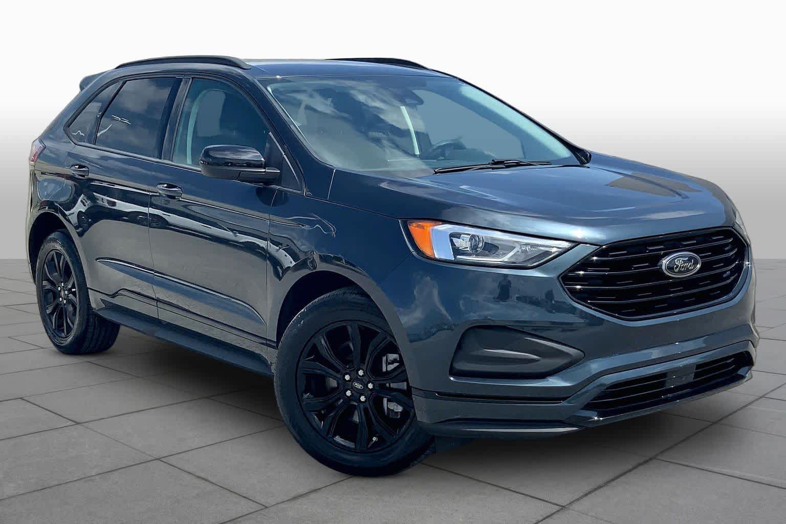Certified 2022 Ford Edge SE w/ Black Appearance Package AWD/4WD image 3