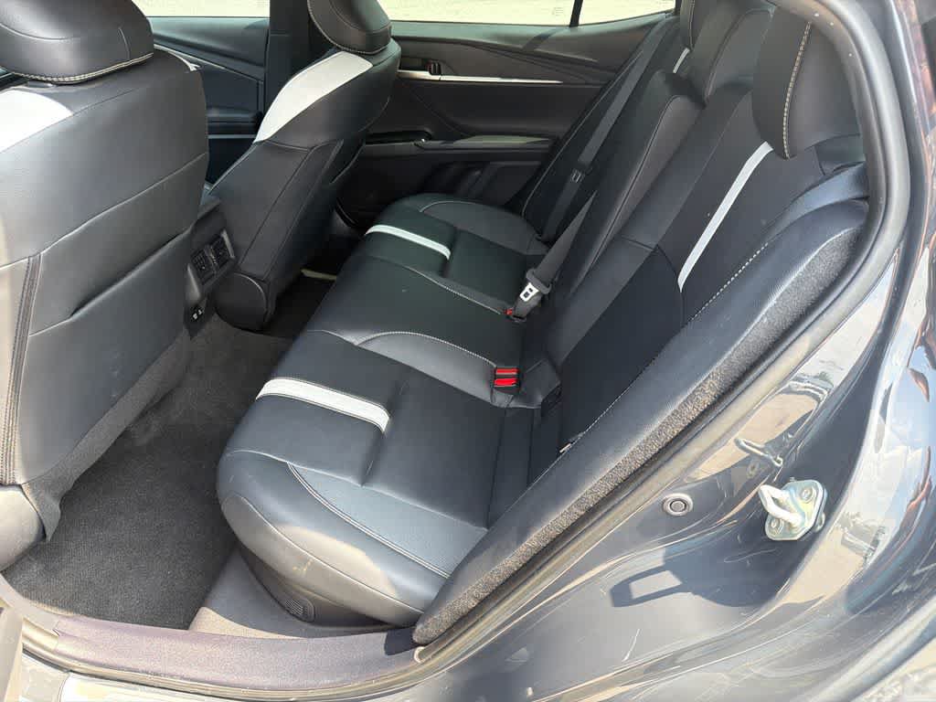 Used 2025 Toyota Camry SE w/ Convenience Package FWD image 17
