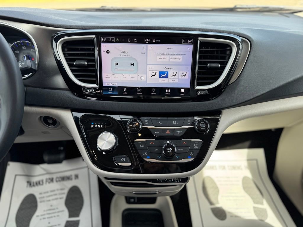 Used 2023 Chrysler Pacifica Touring-L image 23