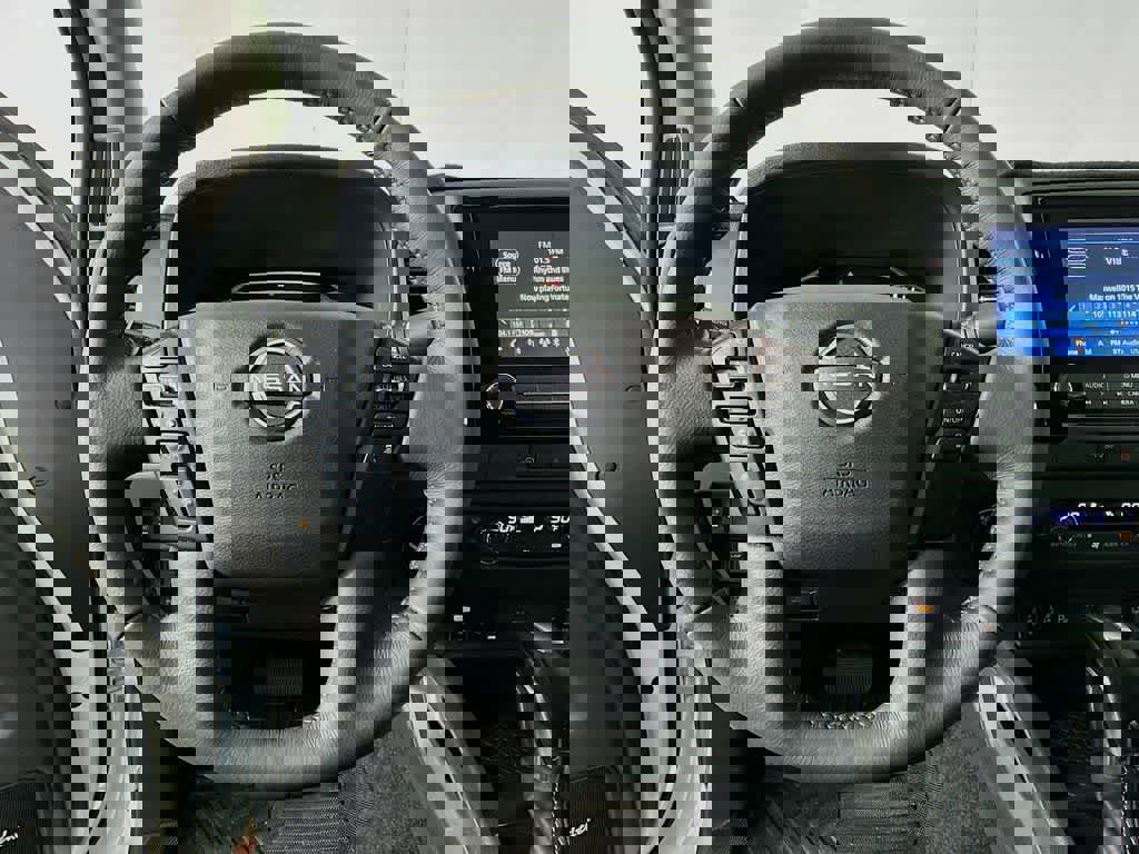 Used 2024 Nissan Frontier SV w/ Technology Package image 18