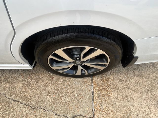Used 2024 Honda Odyssey Touring image 11