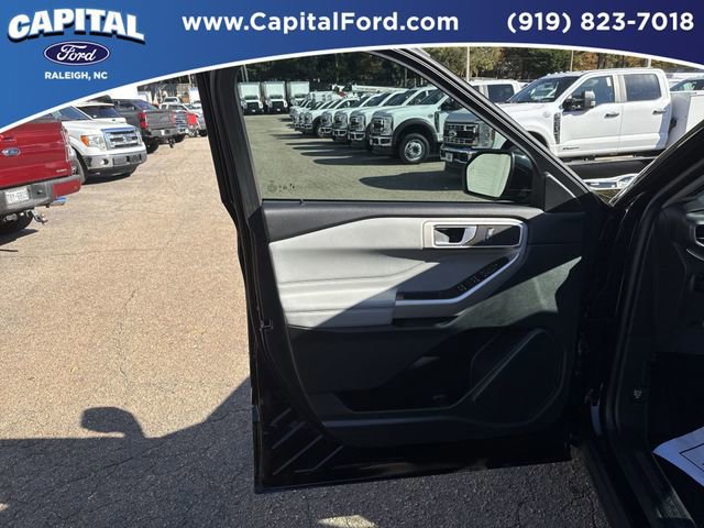 Certified 2023 Ford Explorer XLT w/ Equipment Group 202A image 19