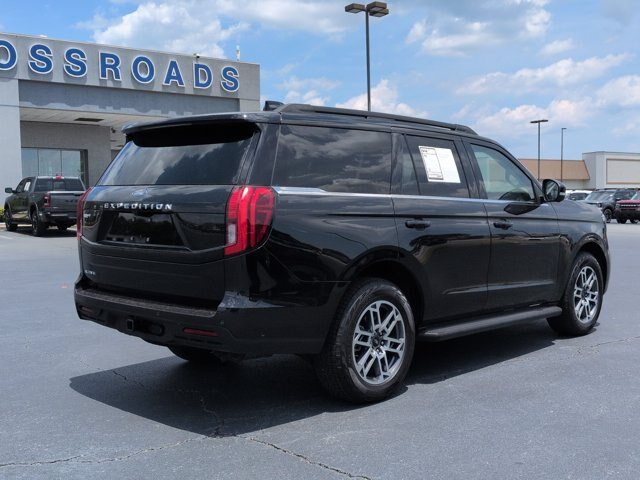 Certified 2025 Ford Expedition Active AWD/4WD image 4