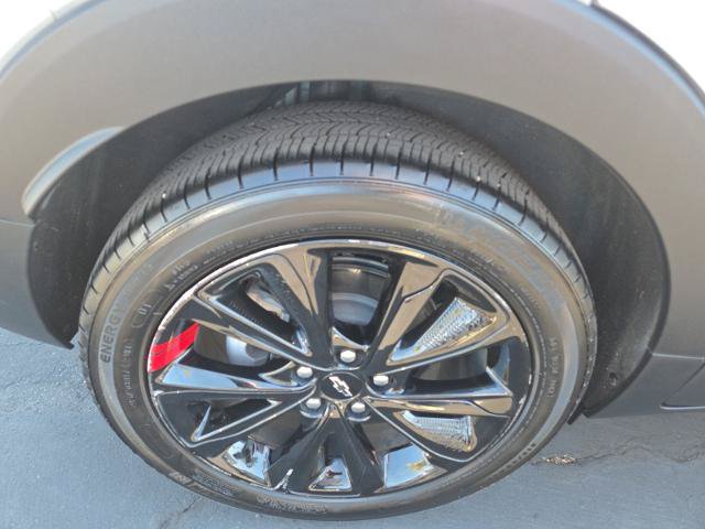 Used 2023 Chevrolet Bolt EUV LT w/ Convenience Package FWD image 4
