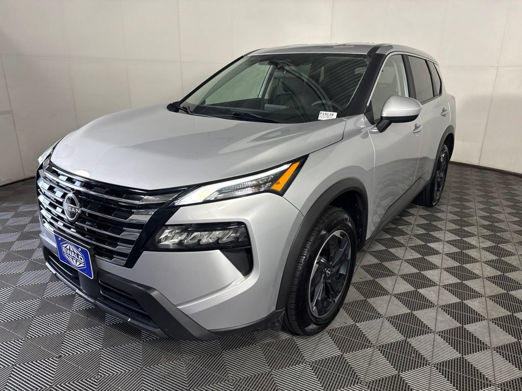 Used 2024 Nissan Rogue SV AWD/4WD image 5