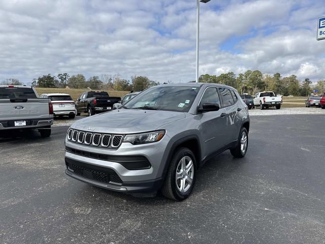 Used 2023 Jeep Compass Sport image 5