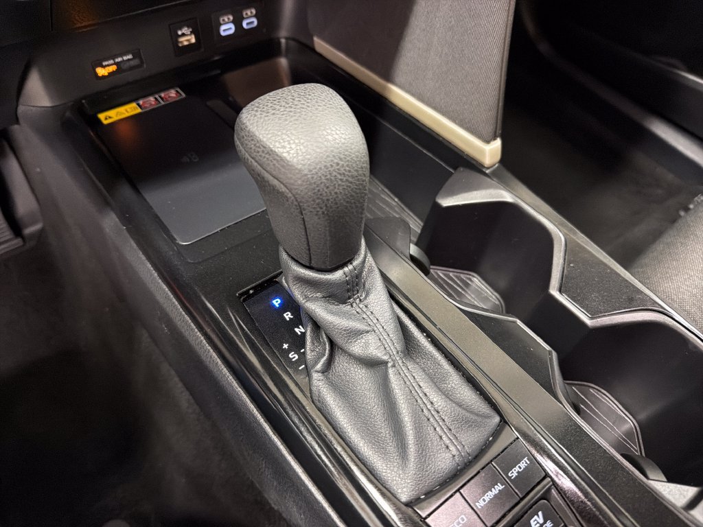 Used 2025 Toyota Camry LE FWD image 27