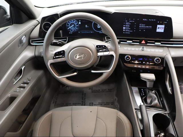 Used 2024 Hyundai Elantra SEL image 21