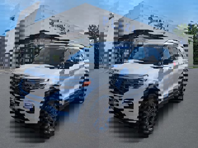 Certified 2023 Ford Explorer XLT w/ Equipment Group 202A