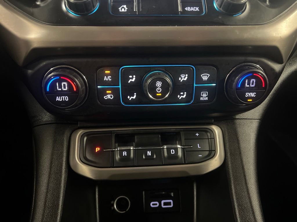 Used 2020 GMC Acadia Denali w/ Technology Package FWD image 20