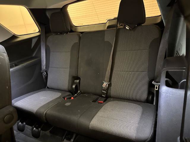 Used 2021 Chevrolet Traverse LT FWD image 31