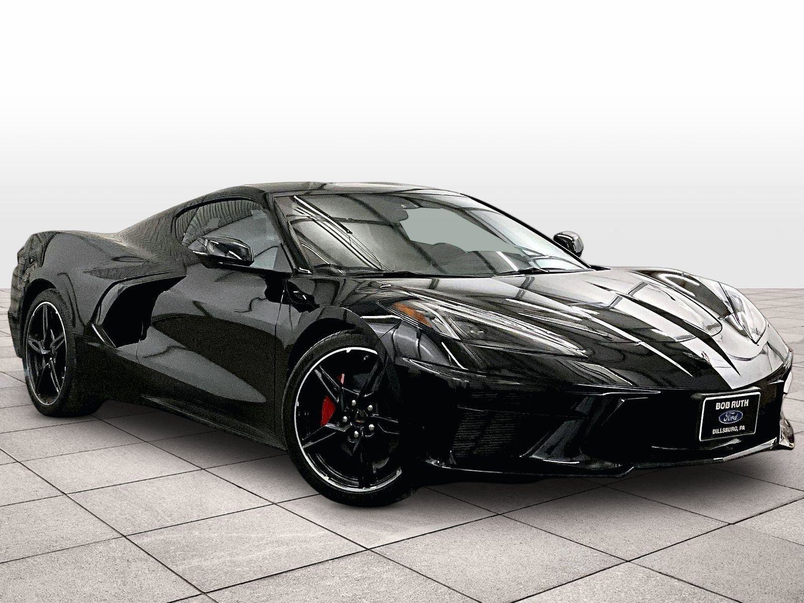 Used 2022 Chevrolet Corvette Stingray Coupe w/ 1LT RWD image 2