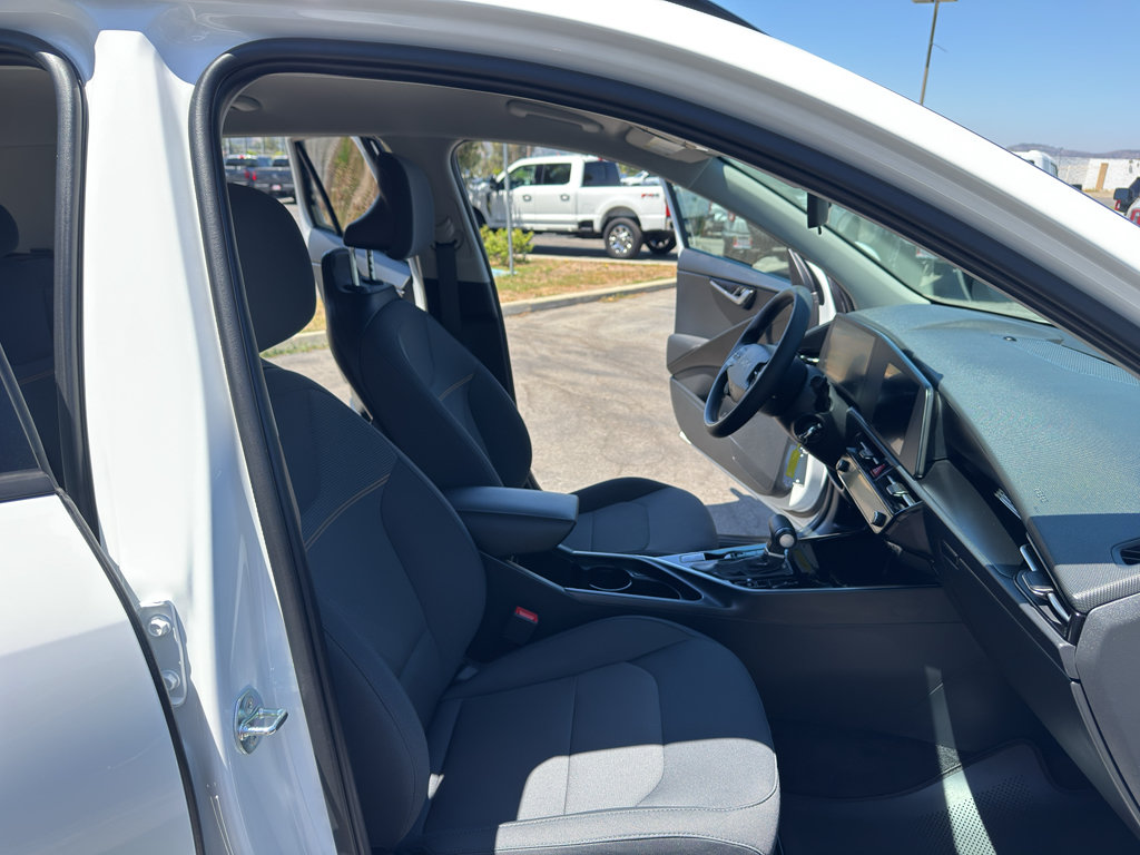 Used 2025 Kia Niro LX FWD image 23