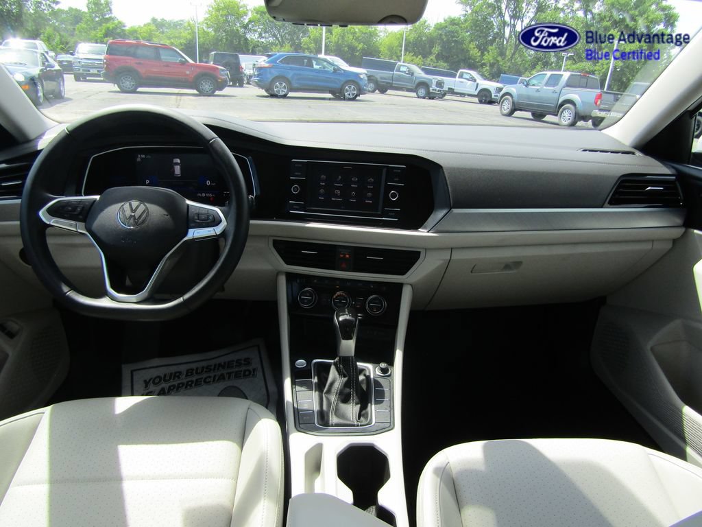 Used 2022 Volkswagen Jetta SE FWD image 4