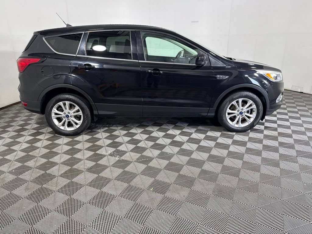 Certified 2019 Ford Escape SE FWD image 11