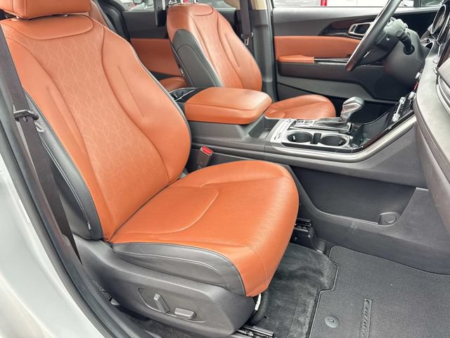 Used 2022 Kia Carnival SX FWD image 11
