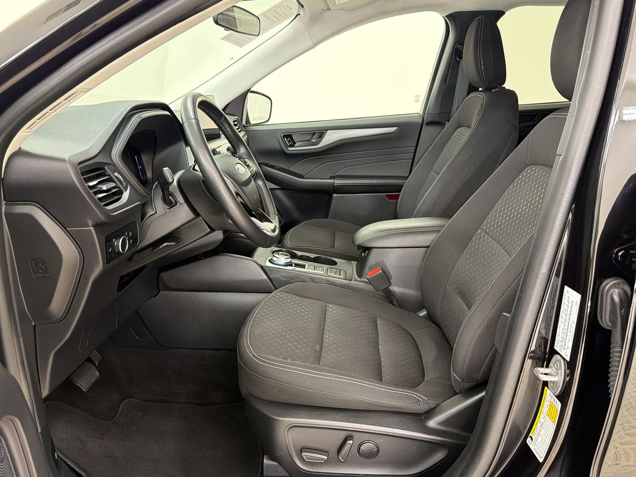 Certified 2023 Ford Escape Active AWD/4WD image 5