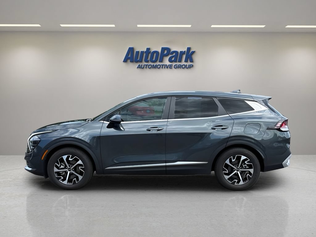 Used 2025 Kia Sportage EX FWD image 4