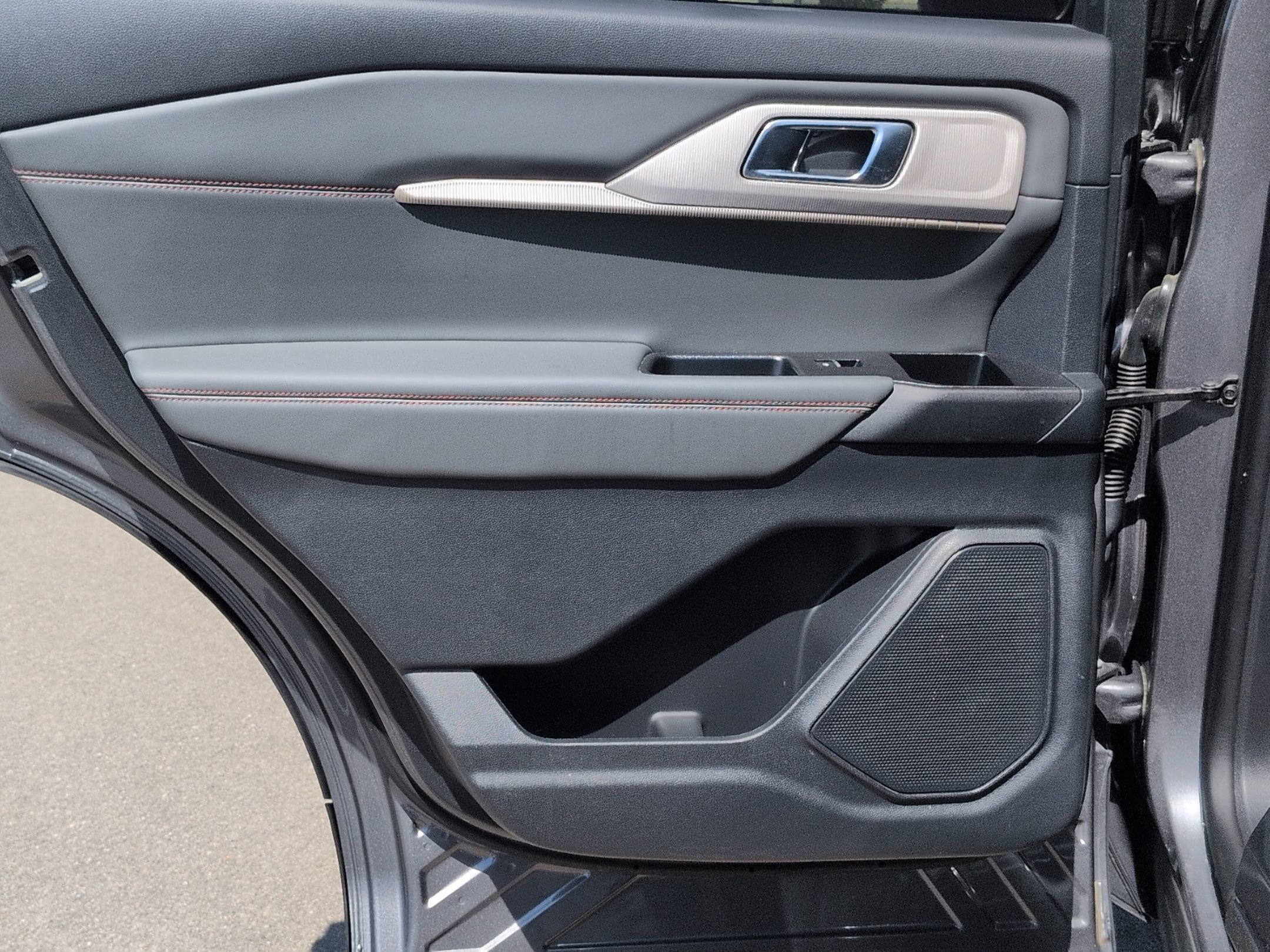 Certified 2025 Ford Explorer Active w/ Active Comfort Package RWD image 29