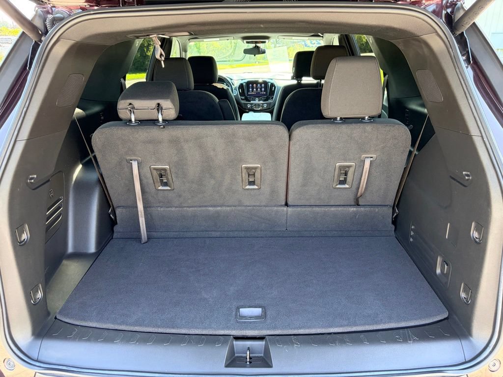Used 2023 Chevrolet Traverse LT FWD image 28