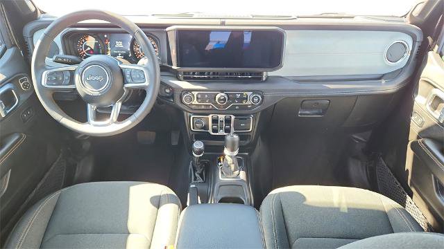 Used 2025 Jeep Wrangler Unlimited Sahara image 25