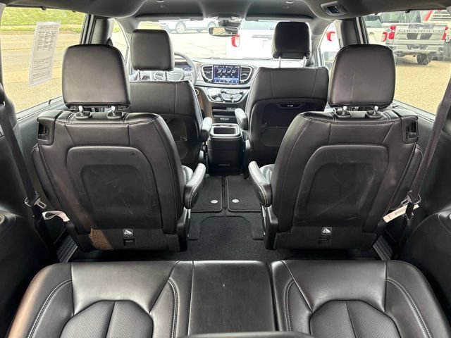 Used 2025 Chrysler Pacifica Select FWD image 43