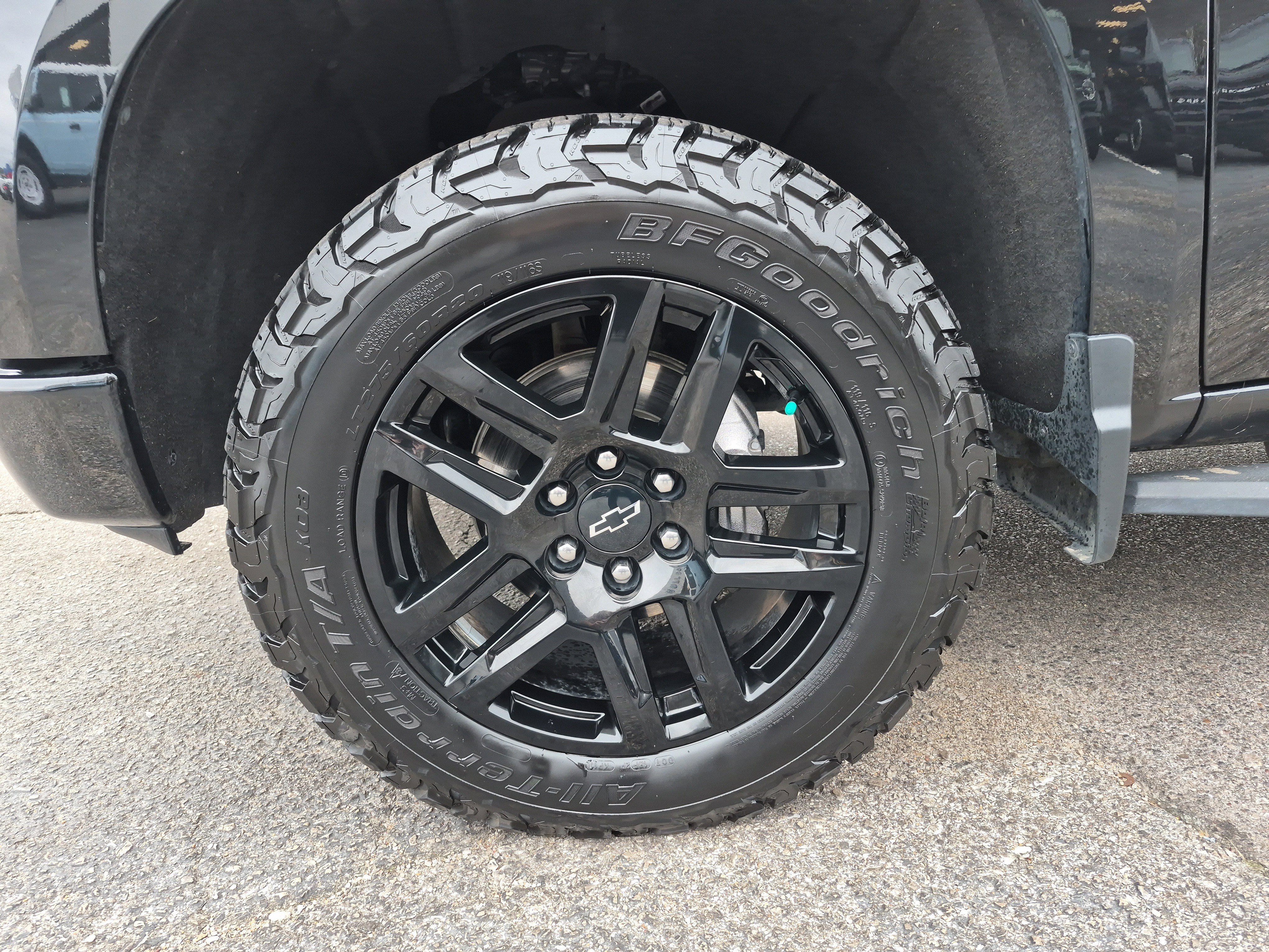 Used 2024 Chevrolet Silverado 1500 Custom Trail Boss w/ LPO, Dark Essentials Package image 12