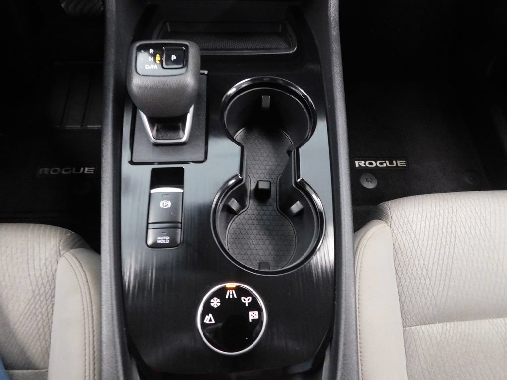 Used 2025 Nissan Rogue SV AWD/4WD image 30