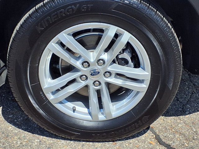 Certified 2024 Ford Explorer XLT w/ Equipment Group 202A AWD/4WD image 33