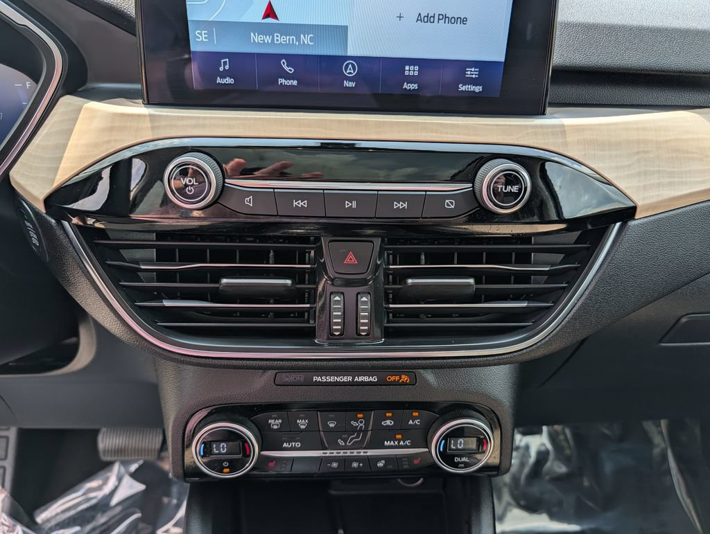 Certified 2021 Ford Escape Titanium w/ Titanium Elite Package AWD/4WD image 12