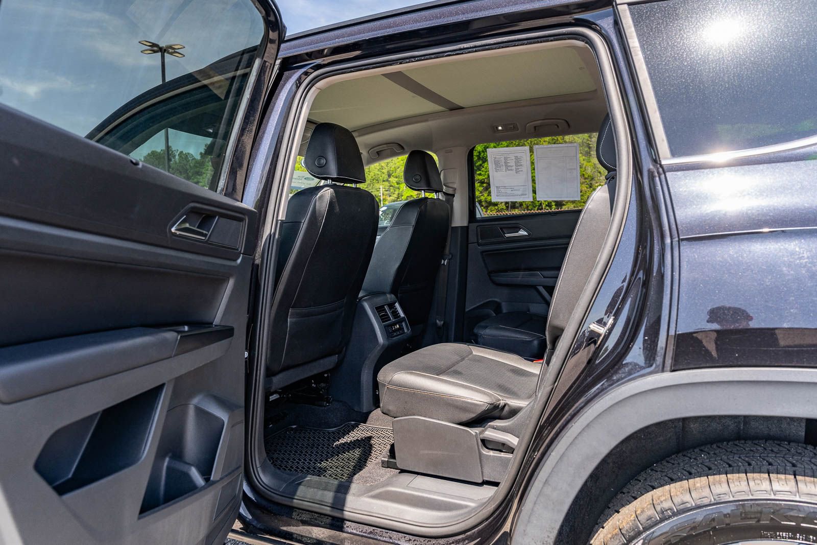 Used 2021 Volkswagen Atlas SE w/ Panoramic Sunroof Package FWD image 19