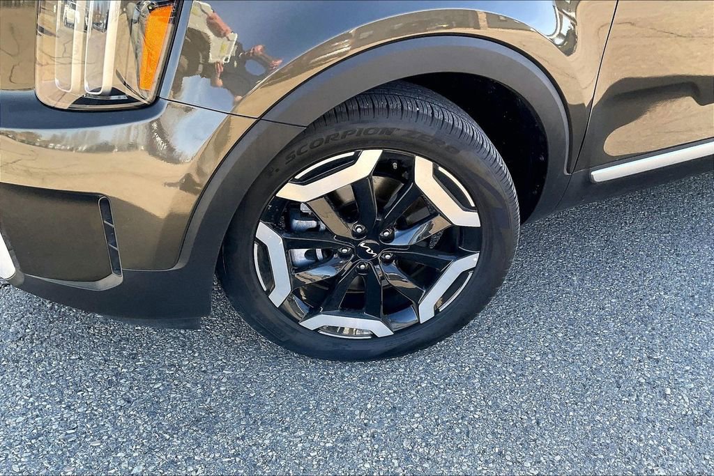 Used 2025 Kia Telluride S image 4