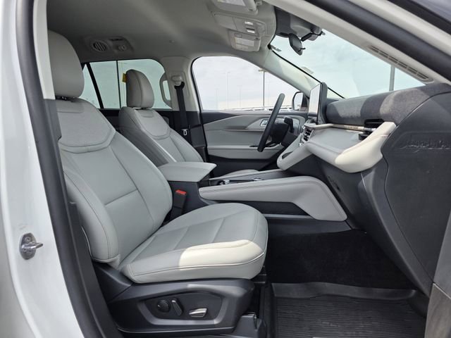 Certified 2025 Ford Explorer Active w/ Active Comfort Package RWD image 27