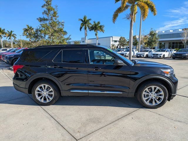 Certified 2020 Ford Explorer XLT w/ Equipment Group 202A image 3