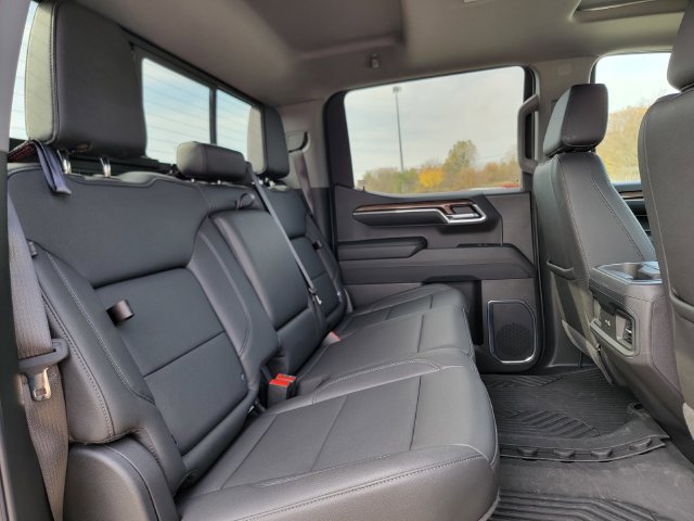 Used 2024 Chevrolet Silverado 1500 LT Trail Boss w/ Convenience Package II AWD/4WD image 22
