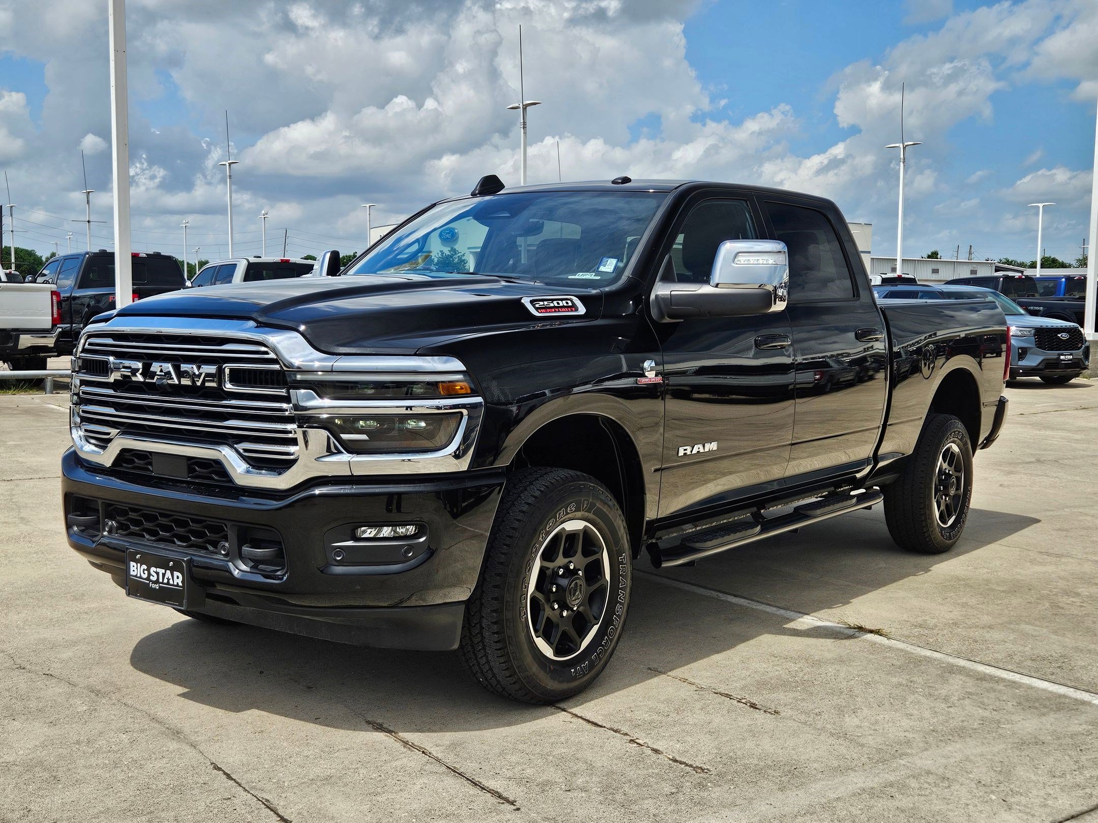 Used 2025 RAM 2500 Laramie AWD/4WD image 10