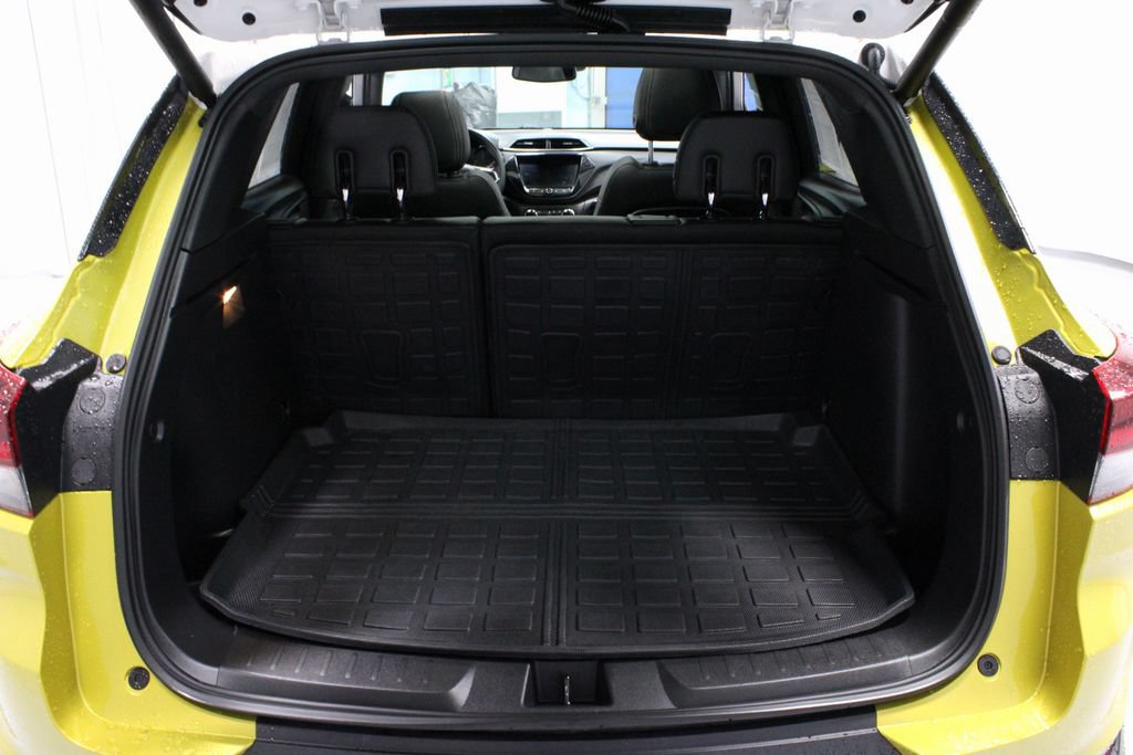 Used 2023 Chevrolet TrailBlazer ACTIV w/ Sun and Liftgate Package FWD image 13