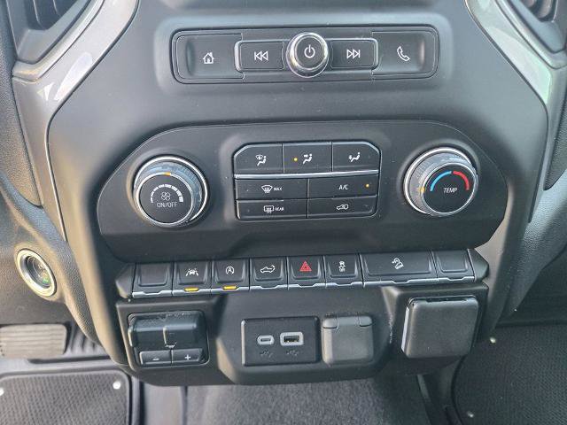 Used 2025 Chevrolet Silverado 1500 Custom Trail Boss w/ LPO, Dark Essentials Package AWD/4WD image 18