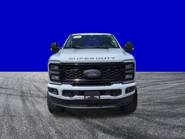 Certified 2025 Ford F250 XLT w/ Black Appearance Package AWD/4WD image 9